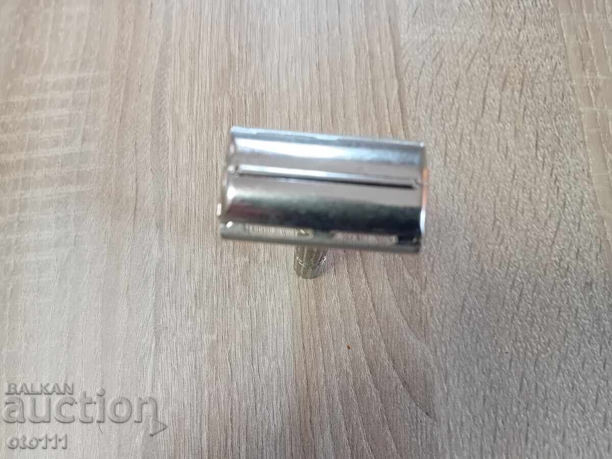 APARAT DE RAS VECHI, APARAT DE RAS - GILLETTE - 1,9 cu preț € 20.00 | 39.12 BGN APARAT DE RAS VECHI, APARAT DE RAS - GILLETTE - 1,9 cu preț € 20.00 | 39.12 BGN