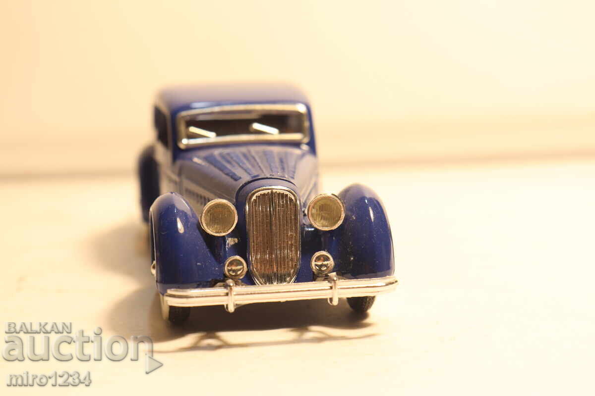Livrarea MAȘINUȚĂ JUCĂRIE RIO 1/43 MODEL RETRO