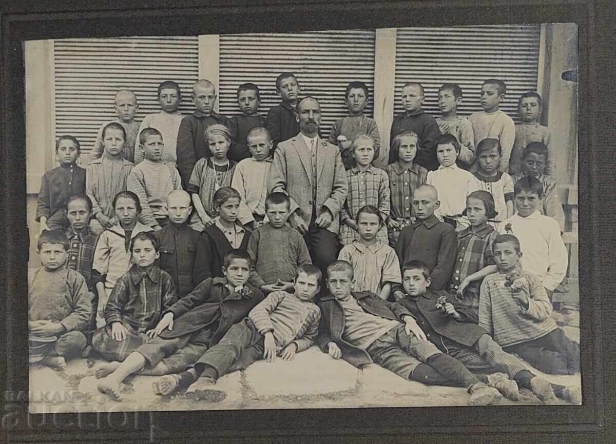 Licitație ELEV ELEV PROFESOR ȘCOALĂ FOTOGRAFIE FOARTE VECHE FOTOGRAFIE CARTON