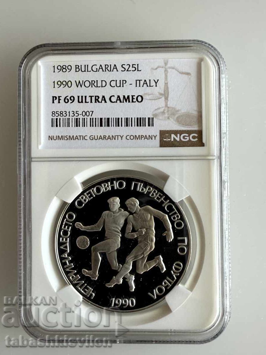 25 Leva 1989 Football NGC PF 69
