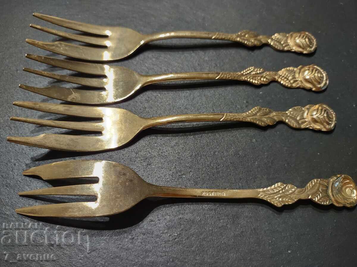 Set 4 tacâmuri, furculițe pentru tort, petrecere, placate cu aur cu preț € 29.99 | 58.66 BGN