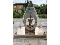 CEAS DECORATIV VINTAGE PIRAMIDĂ – DESIGN SKELETON