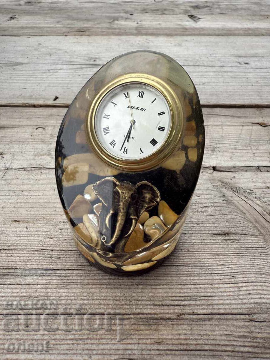 Ceas de masă vintage rar STAIGER Quartz cu preț € 24.00 | 46.94 BGN