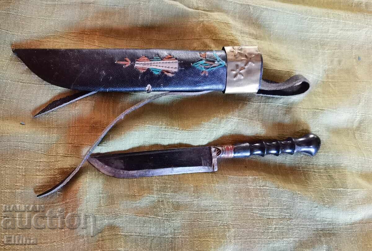 Cuțit Balcanic Decorativ Autentic în Teacă Tradițională