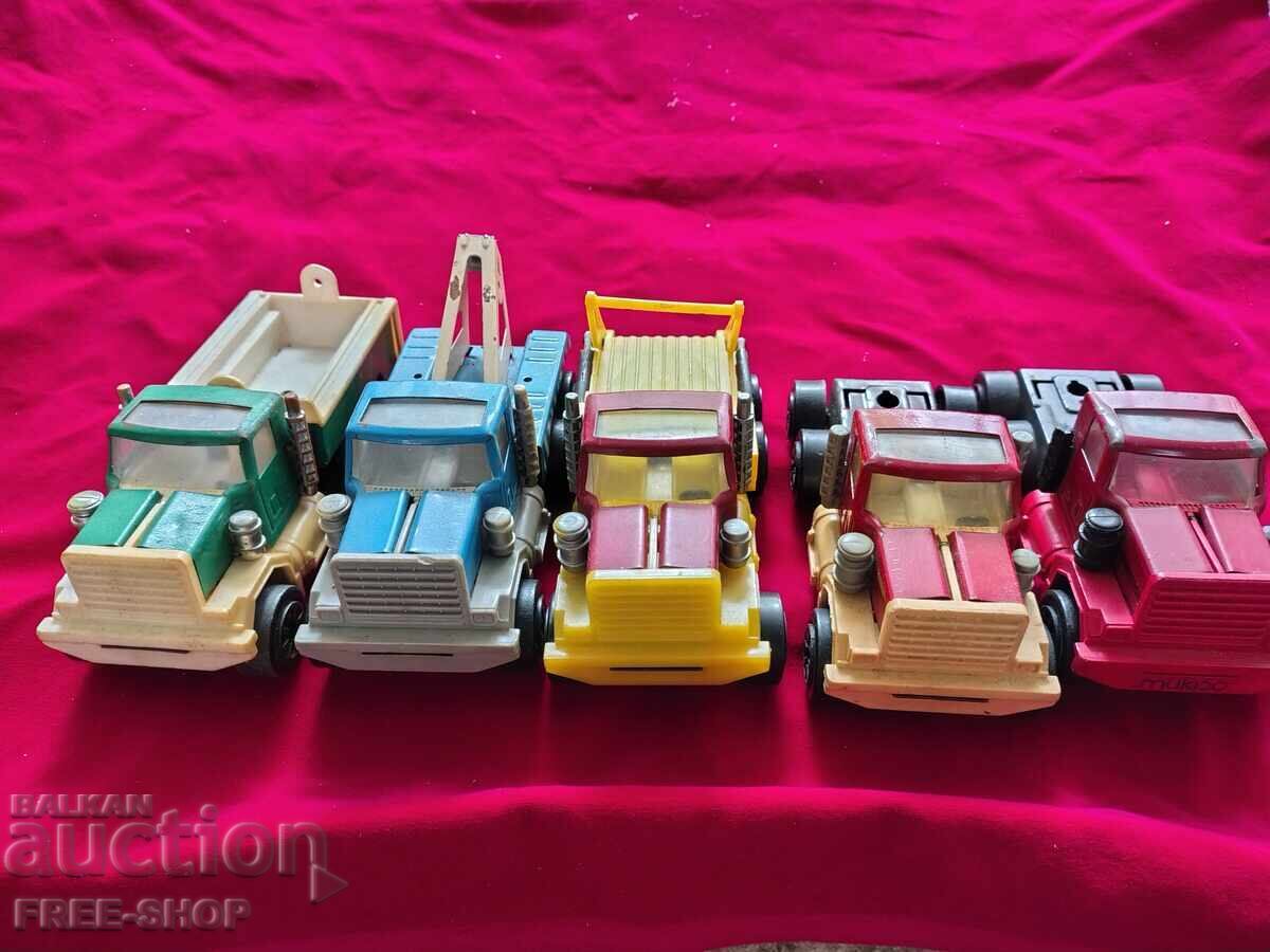 Lot camioane cu preț € 29.99 | 58.66 BGN