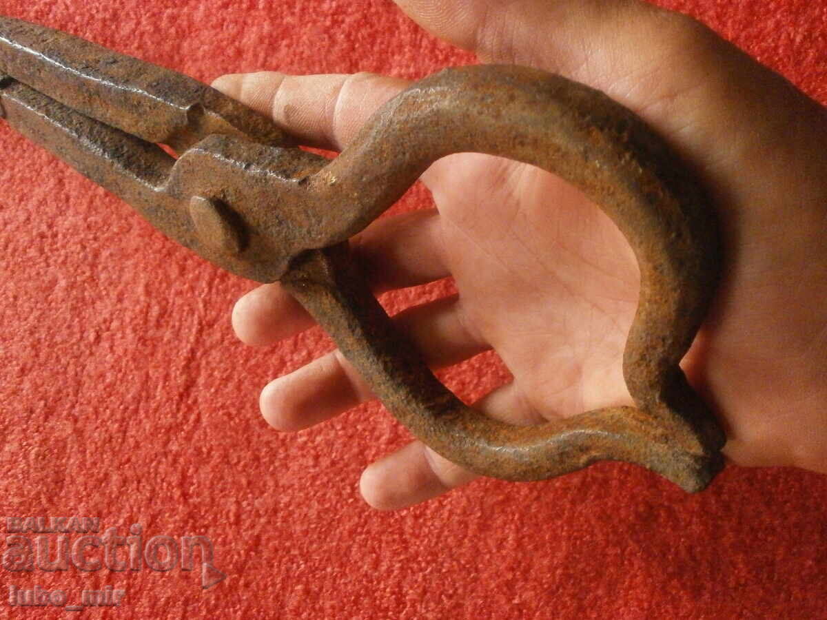 Licitație TOGGLE DE FIERAR VECHI Licitație TOGGLE DE FIERAR VECHI