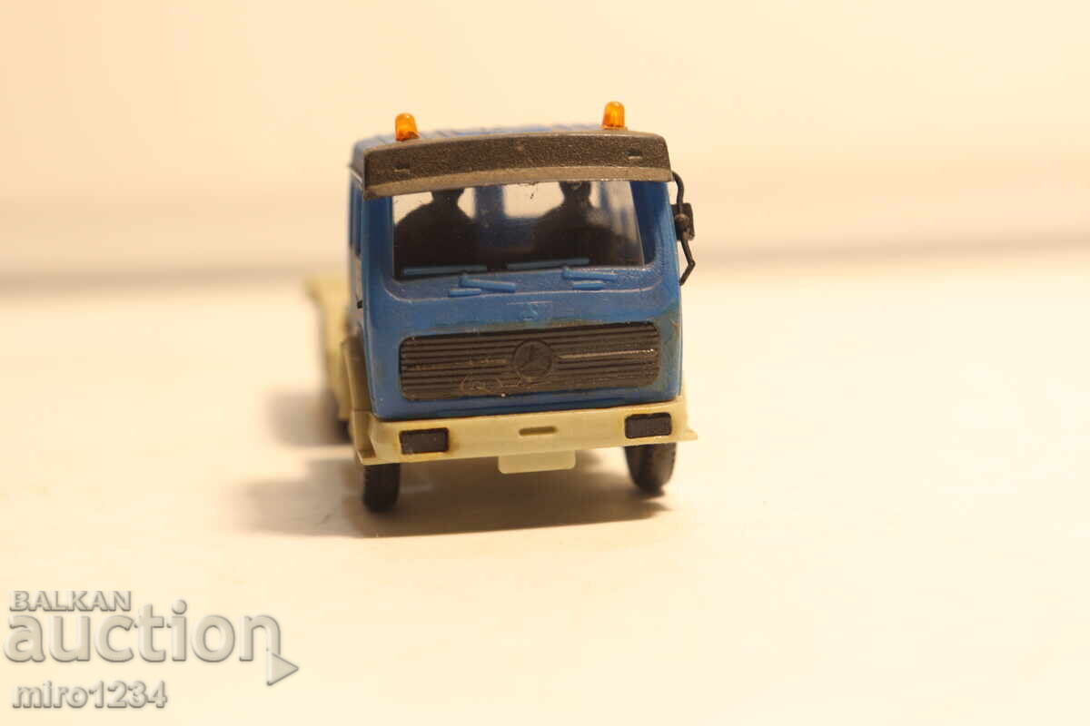 Licitație H0 1/87 KIBRI MERCEDES BENZ CAMION MODEL MAȘINUȚĂ