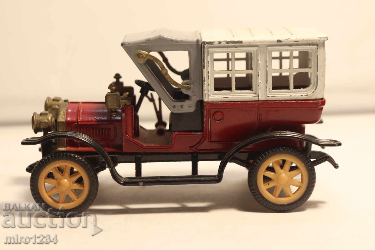 MODEL AUTO FORD 1/43 ZISS JUCĂRIE MODEL RETRO MODEL AUTO FORD 1/43 ZISS JUCĂRIE MODEL RETRO