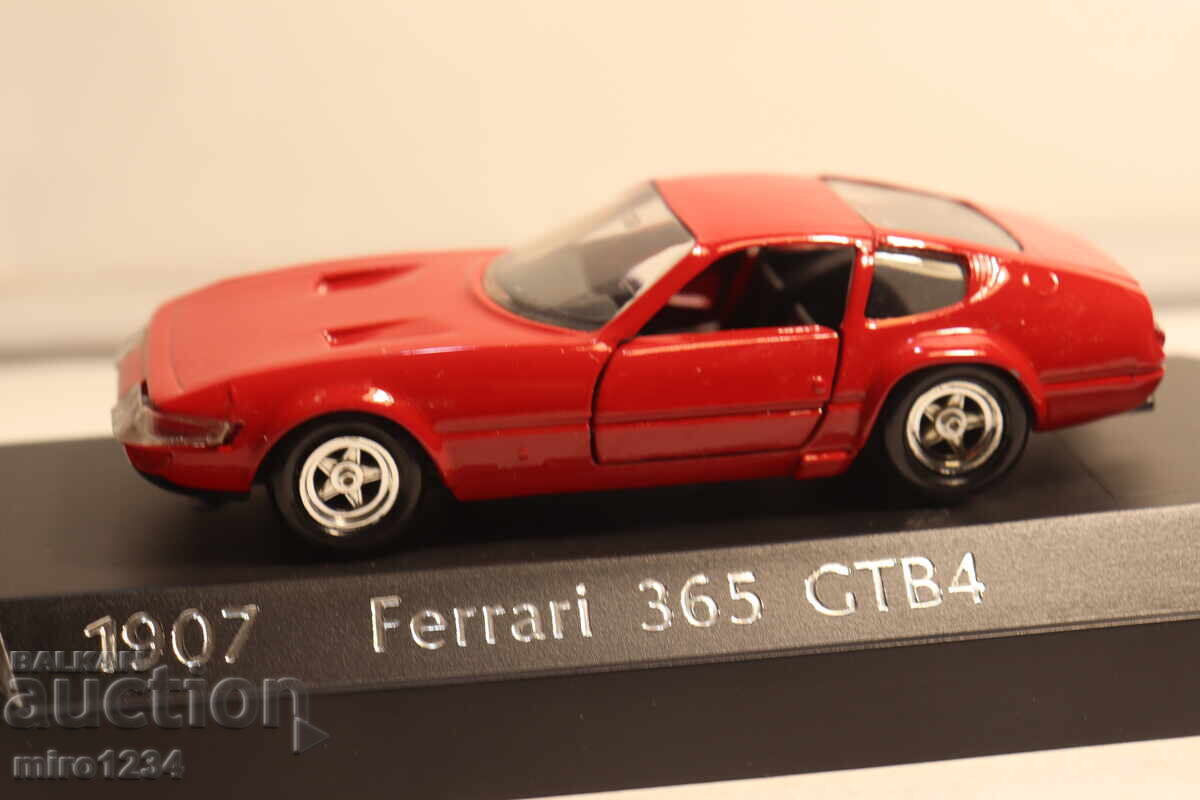MODEL MAȘINUȚĂ JUCĂRIE FERRARI SOLIDO 1/43 cu preț € 4.72 | 9.23 BGN