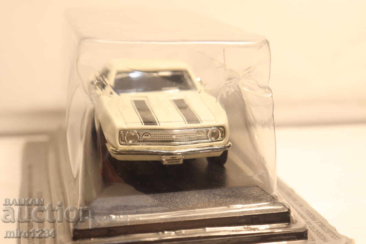 Licitație MODEL MAȘINUȚĂ JUCĂRIE CHEVROLET CAMARO 1/43