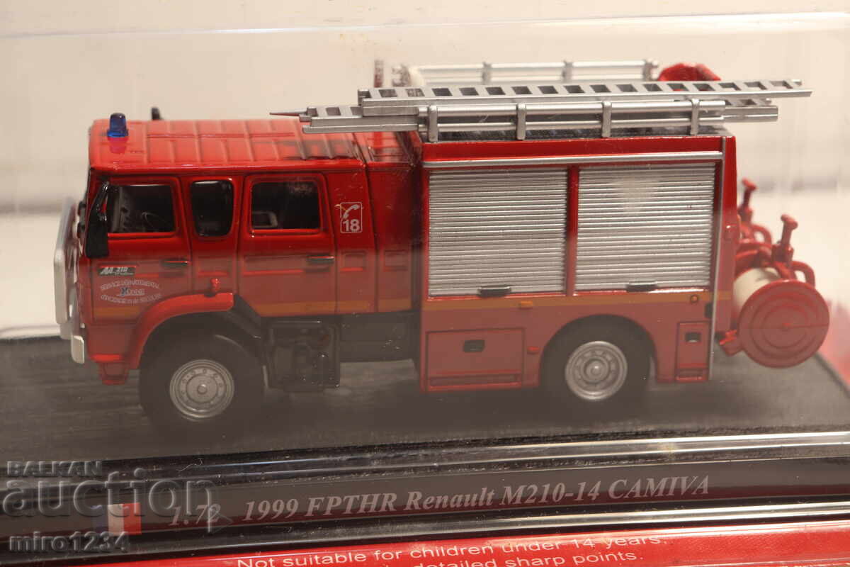 MODEL MAȘINĂ DE POMPIERI RENAULT 1/72
