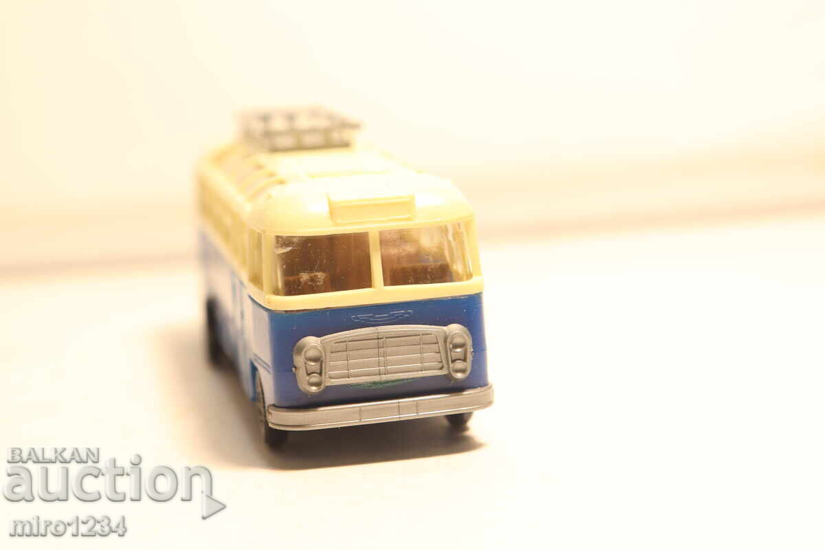 Licitație H0 1/87 IKARUS AUTOBUZ CAMION MAȘINUȚĂ MODEL Licitație H0 1/87 IKARUS AUTOBUZ CAMION MAȘINUȚĂ MODEL