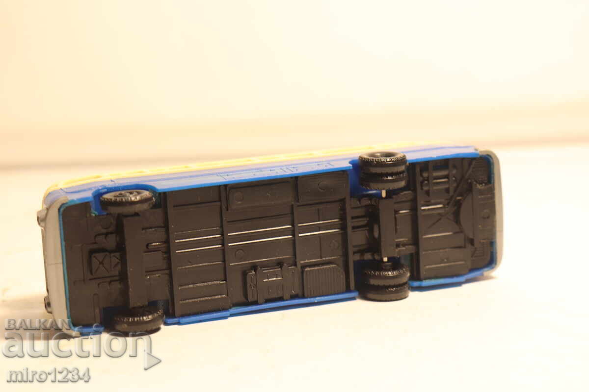 H0 1/87 IKARUS AUTOBUZ CAMION MAȘINUȚĂ MODEL - 7 H0 1/87 IKARUS AUTOBUZ CAMION MAȘINUȚĂ MODEL - 7