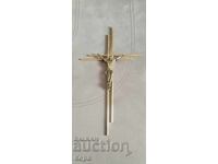Crucifix în stil modern, probabil din anii 1960 sau 1970