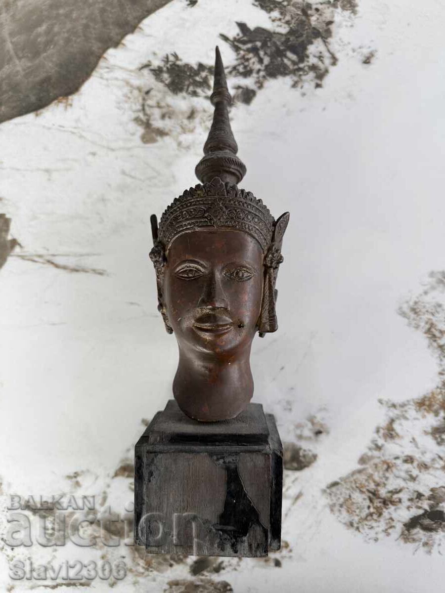 Vintage Thai bronze Buddha casting Vintage Thai bronze Buddha casting