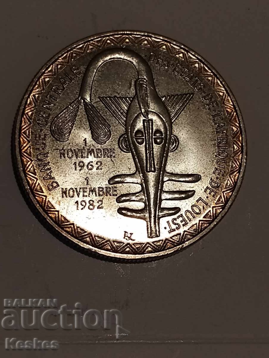 Licitație Statele Africii de Vest 1982 5000 franci Licitație Statele Africii de Vest 1982 5000 franci