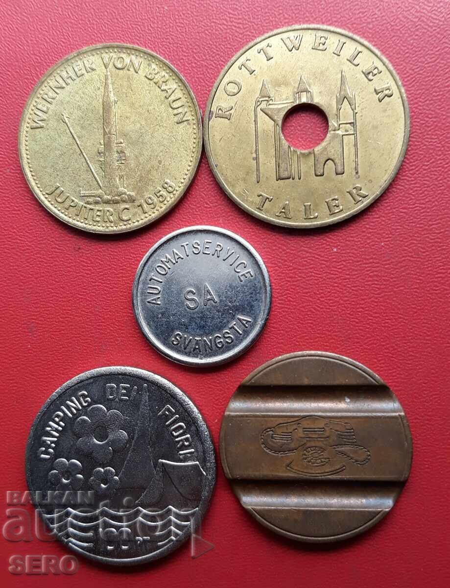 Tokens - lot of 5 tokens and a plaque