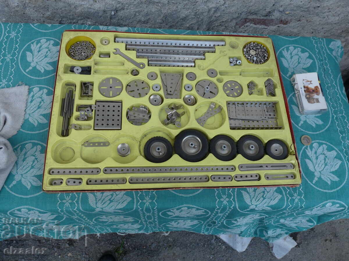 Set de construcție mare din metal masiv cu preț € 30.00 | 58.68 BGN