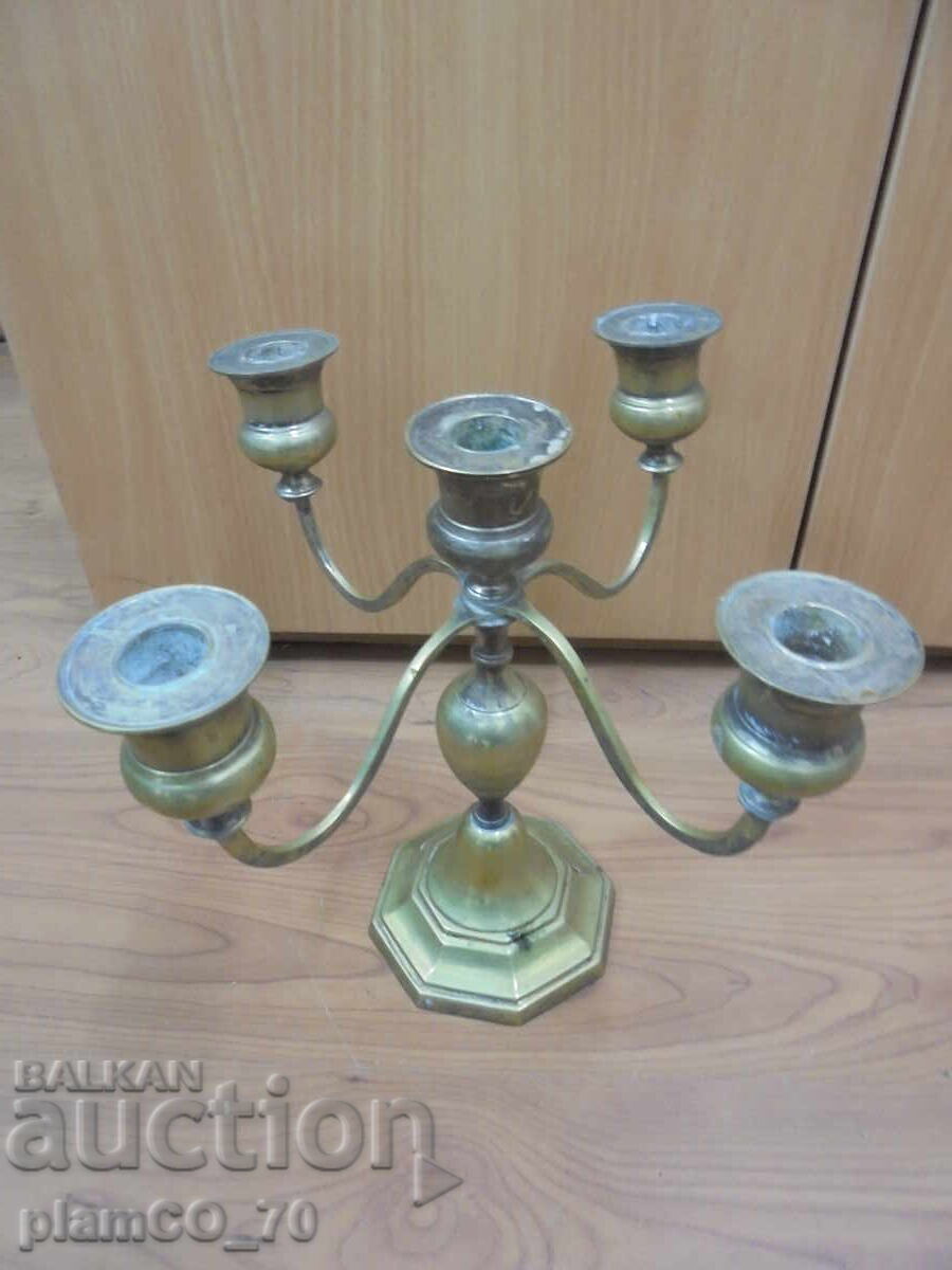 Nr. 8651 Sfeșnic vechi din bronz cu 5 brațe – candelabru clasic cu preț € 19.90 | 38.92 BGN Nr. 8651 Sfeșnic vechi din bronz cu 5 brațe – candelabru clasic cu preț € 19.90 | 38.92 BGN