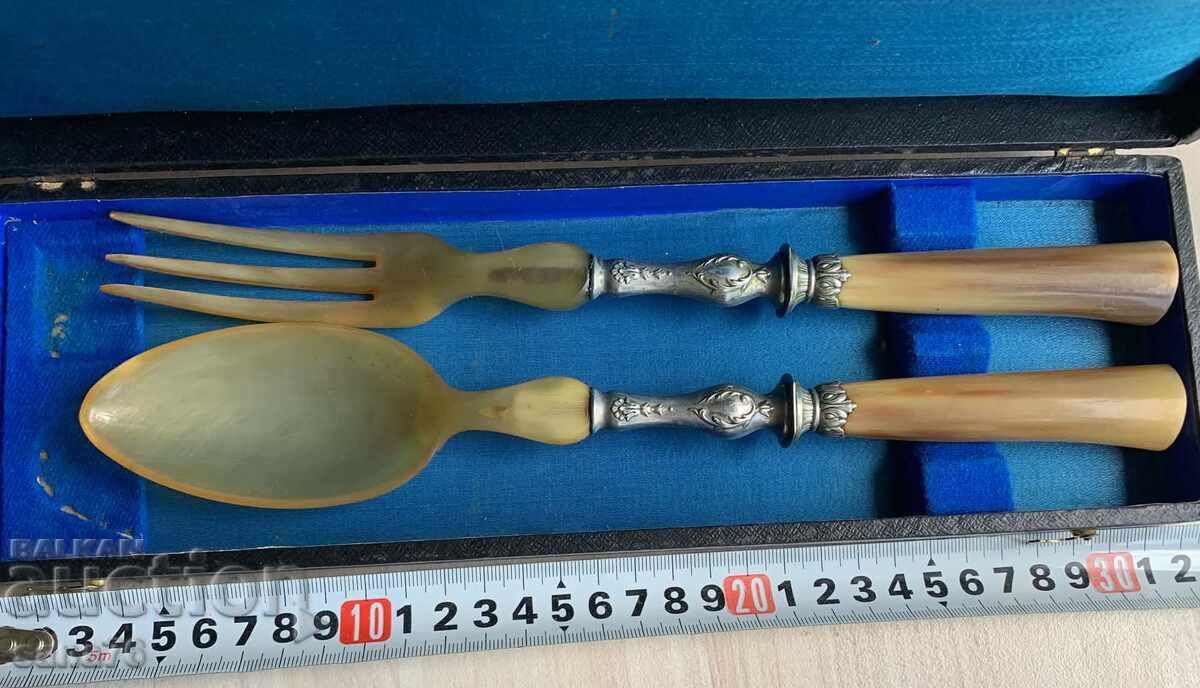 Set vintage de tacâmuri franceze placate cu argint (corn de bivol) cu preț € 35.00 | 68.45 BGN