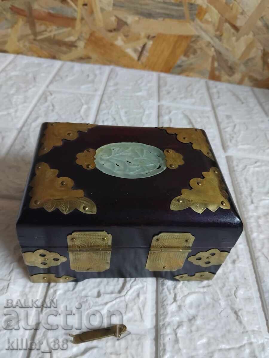 Antique jewelry box dating back to the 19th century - 5