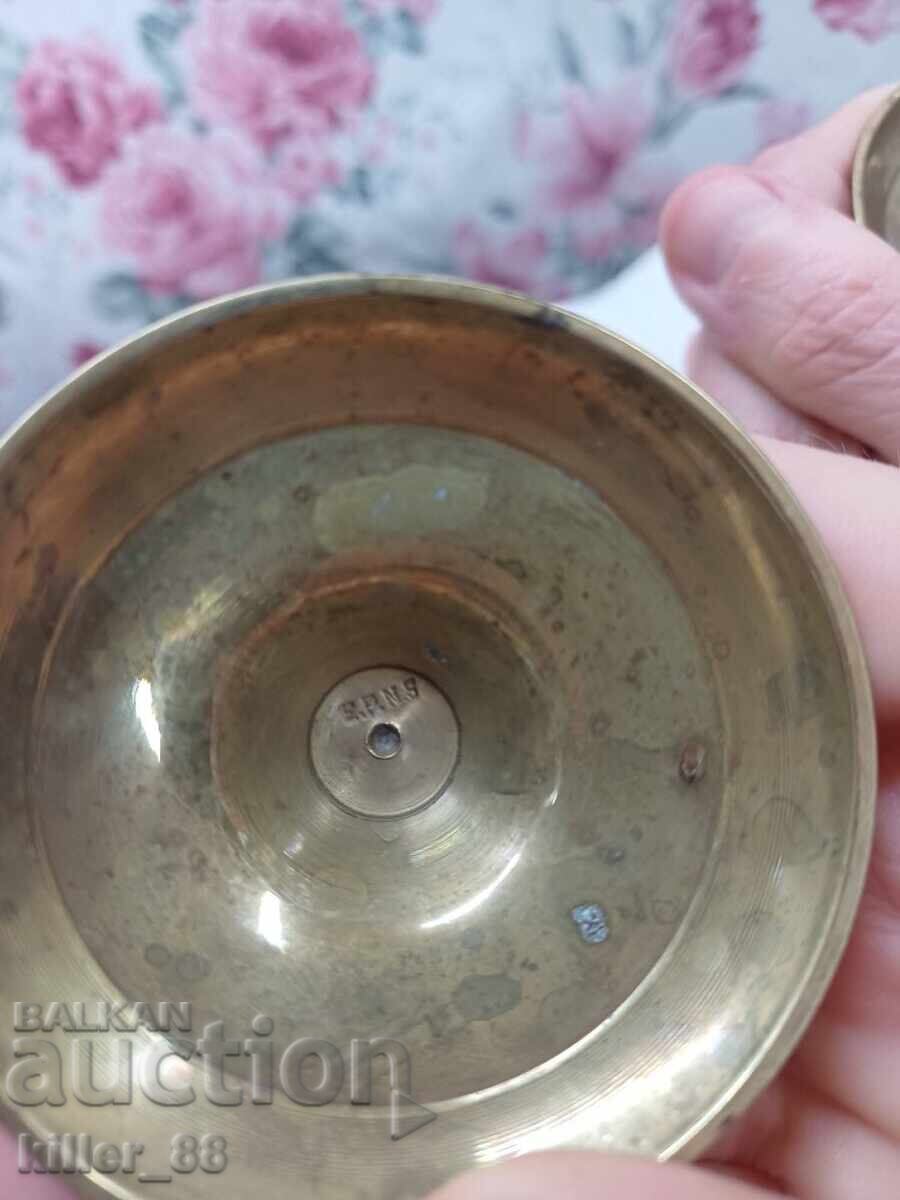 Cupe vechi din bronz cu gravuri și marcaj - 5