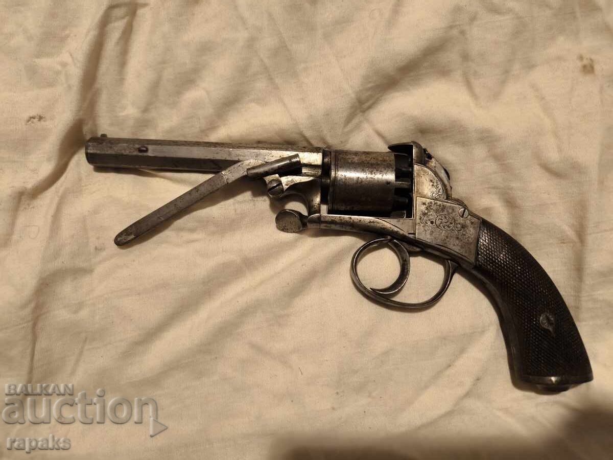 Revolver cu capsă. Armă de colecție, pistol cu preț € 1850.00 | 3618.30 BGN