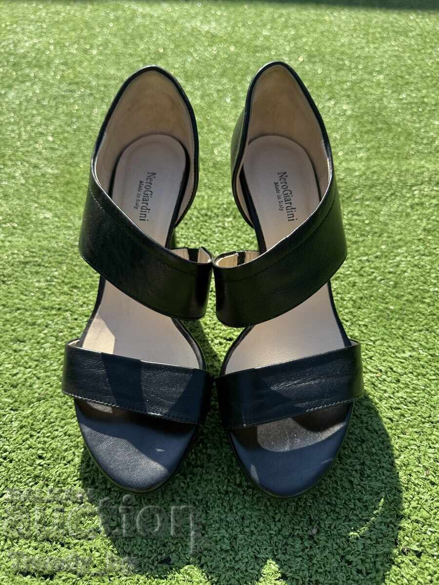 Sandale elegante din piele NeroGiardini (Made in Italy) cu preț € 65.00 | 127.13 BGN