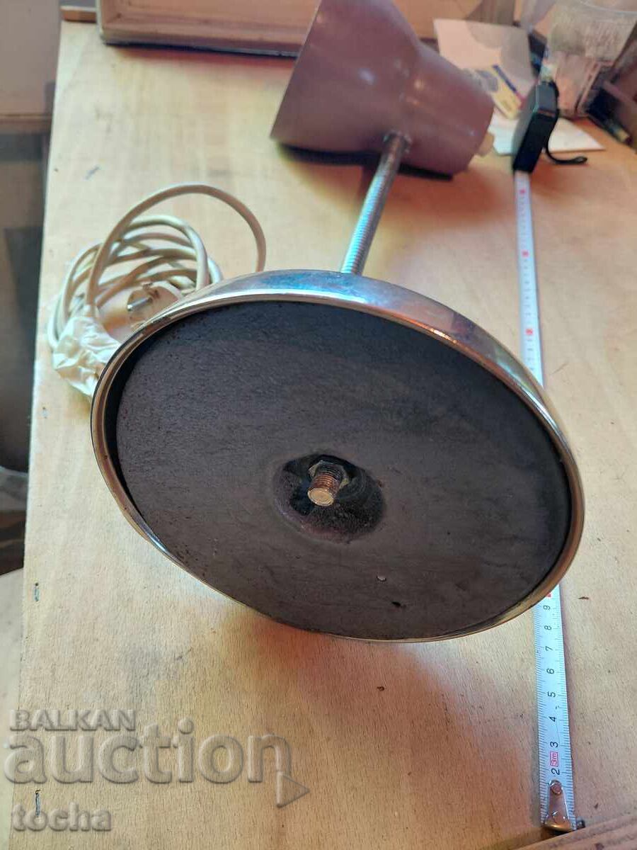 A 9-a lampă veche cu preț € 2.50 | 4.89 BGN