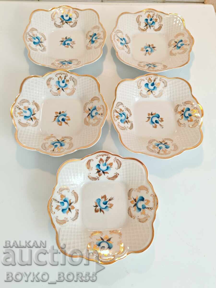 Set cinci boluri rusești din porțelan, perioada sovietică (URSS), anii 1970 cu preț € 59.00 | 115.39 BGN