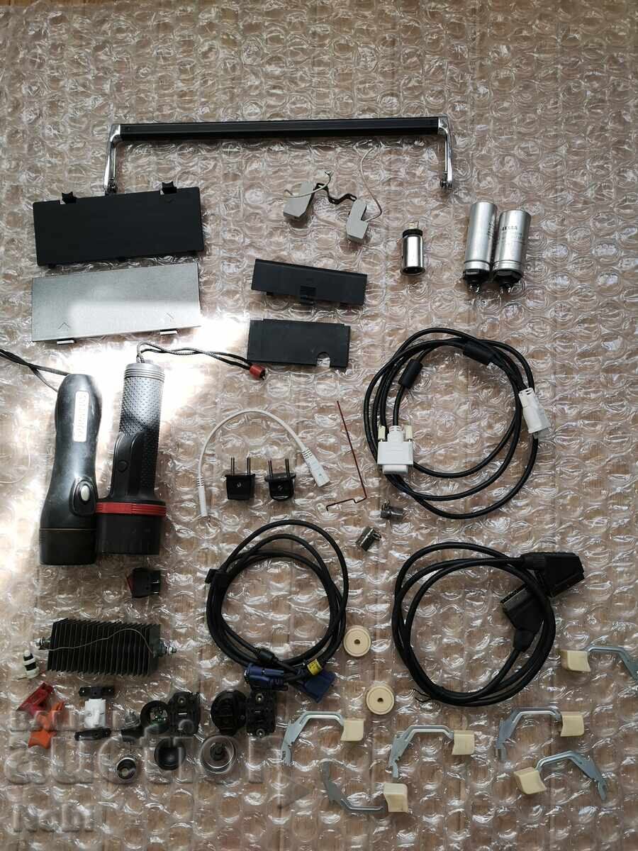 Lot piese electrice, proiectoare, cabluri și altele - 7