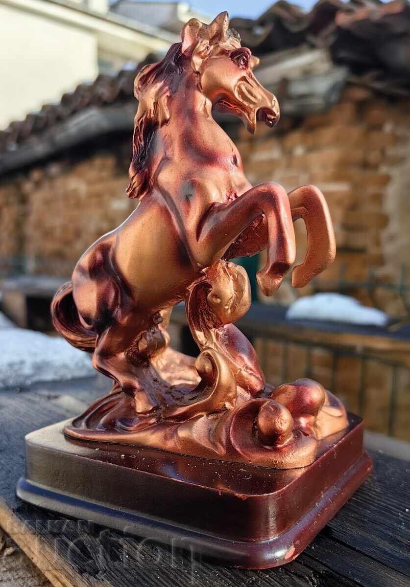 STATUETĂ FIGURĂ PLASTIC MATERIAL NECUNOSCUT STATUETĂ FIGURĂ PLASTIC MATERIAL NECUNOSCUT
