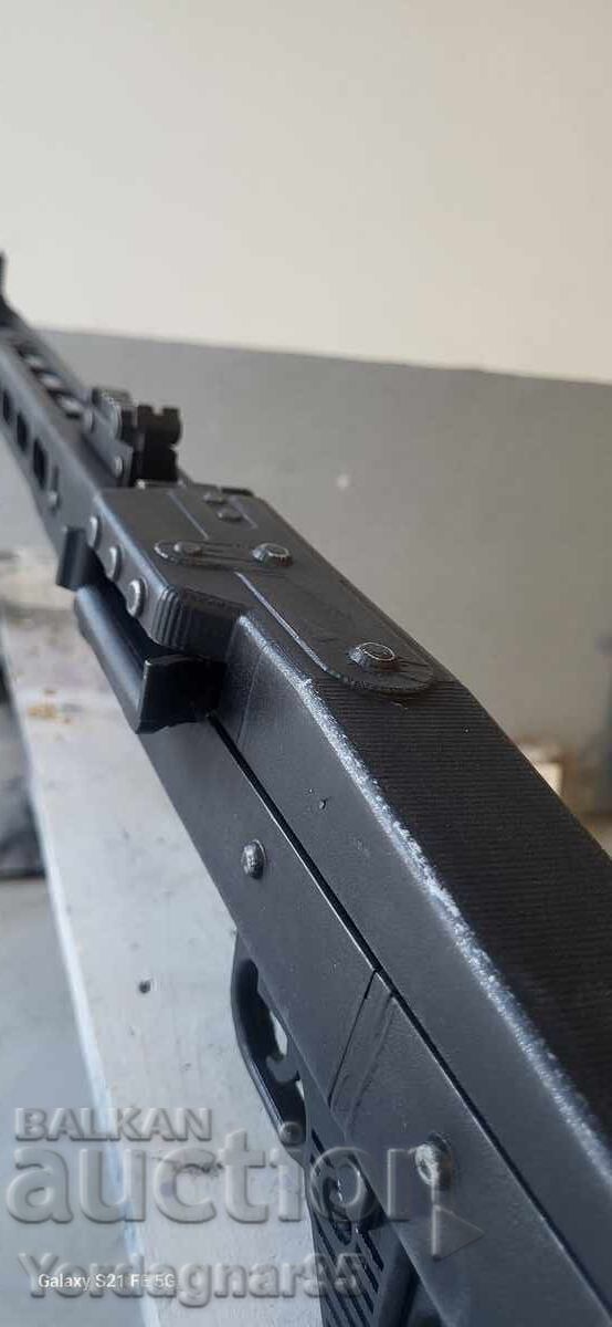 Replică MG 42 cu preț € 180.00 | 352.05 BGN Replică MG 42 cu preț € 180.00 | 352.05 BGN