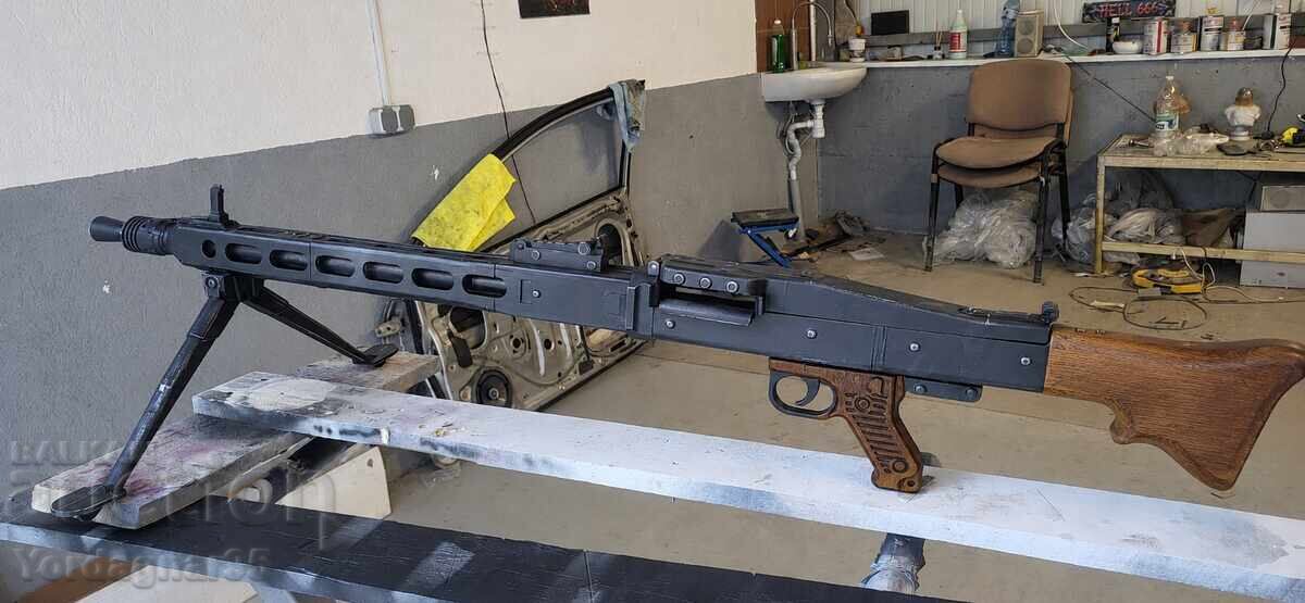 Licitație Replică MG 42 Licitație Replică MG 42