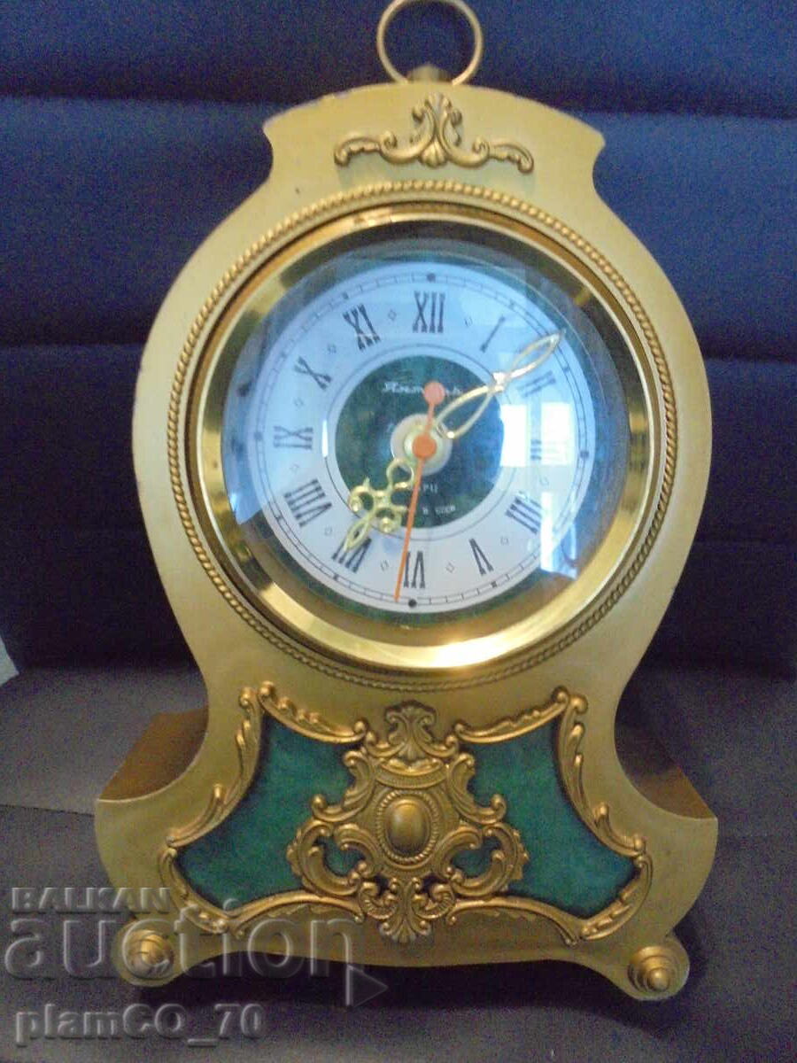 Nr. 8654 Ceas de masă vechi „Yantar“ cu preț € 14.90 | 29.14 BGN Nr. 8654 Ceas de masă vechi „Yantar“ cu preț € 14.90 | 29.14 BGN