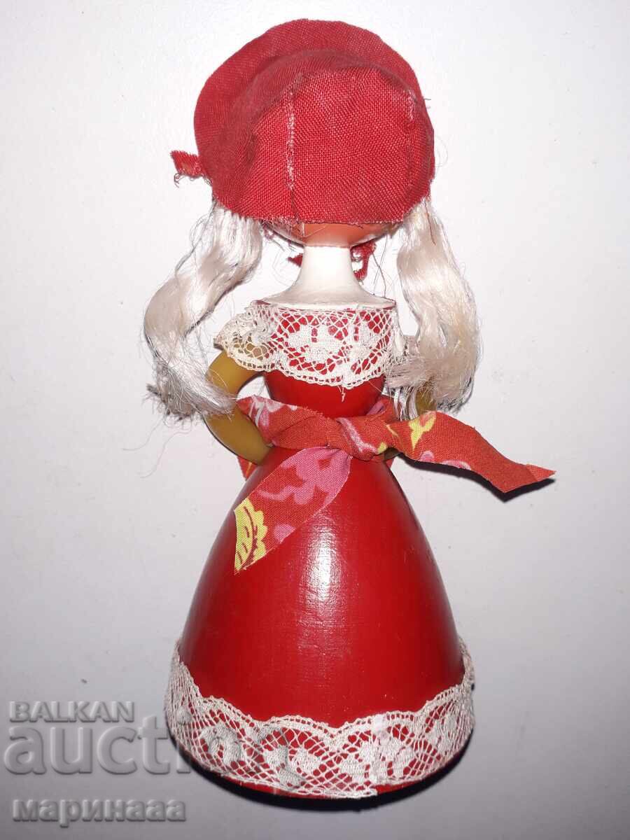 Auction OLD FIGURINE "LITTLE RED RIDING HOOD" Auction OLD FIGURINE "LITTLE RED RIDING HOOD"