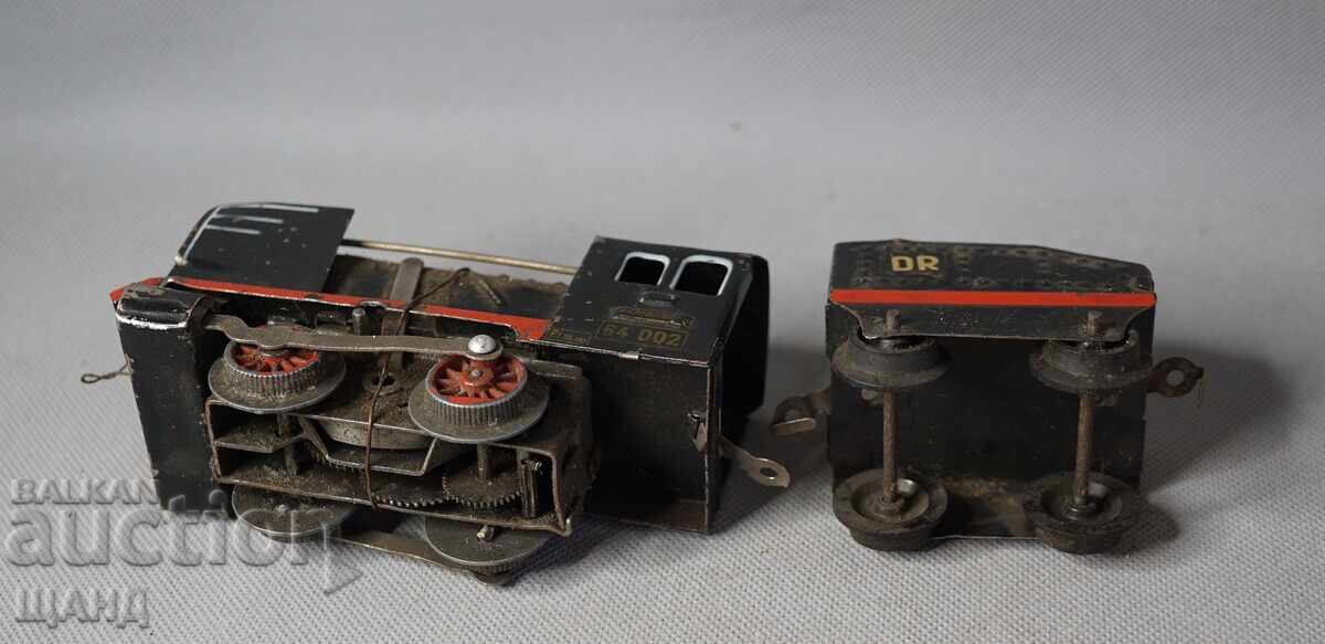 Old German metal mechanical toy train Locomotive and carriage - 5