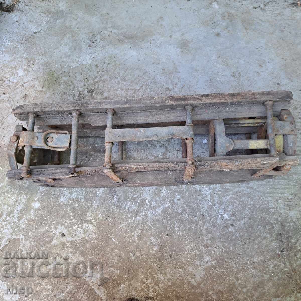 Cutie de transport pentru proiectile Wehrmacht din Al Doilea Război Mondial cu preț € 20.00 | 39.12 BGN Cutie de transport pentru proiectile Wehrmacht din Al Doilea Război Mondial cu preț € 20.00 | 39.12 BGN