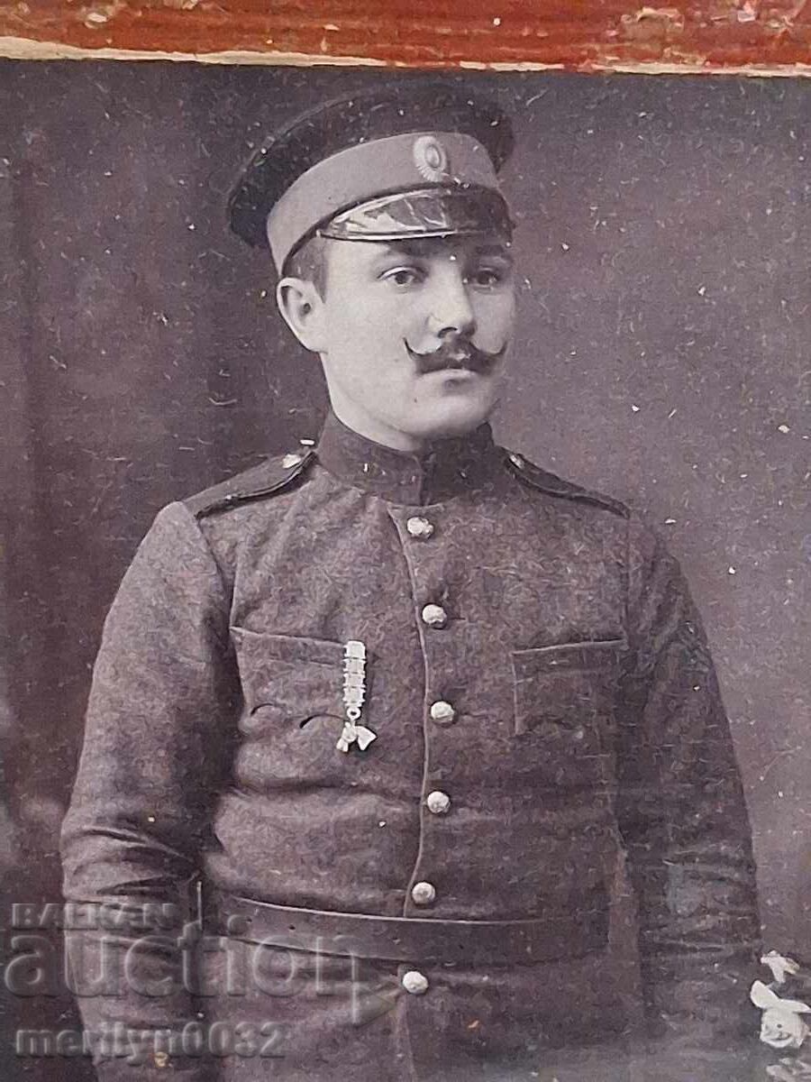 Licitație Fotografie veche în ramă, fotografie, portret soldat în uniformă