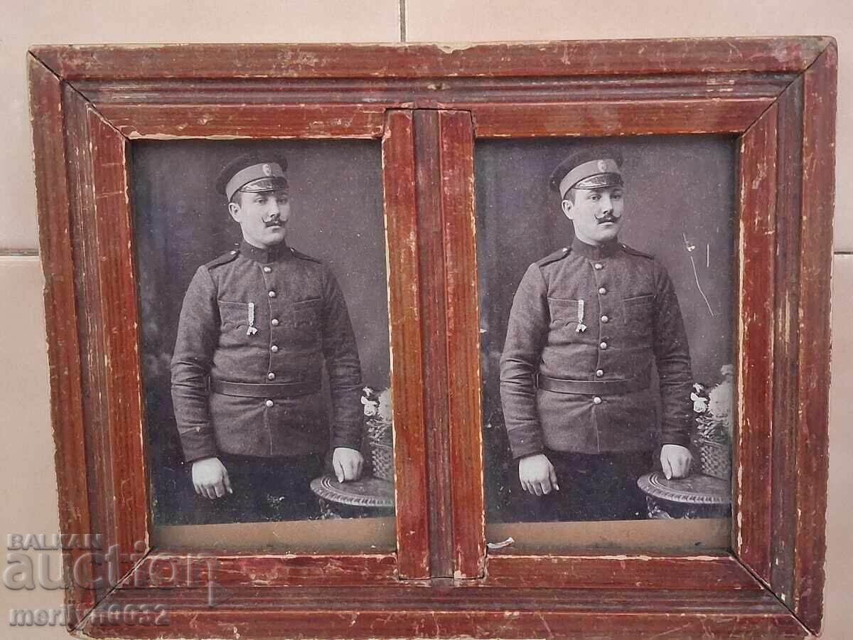 Fotografie veche în ramă, fotografie, portret soldat în uniformă