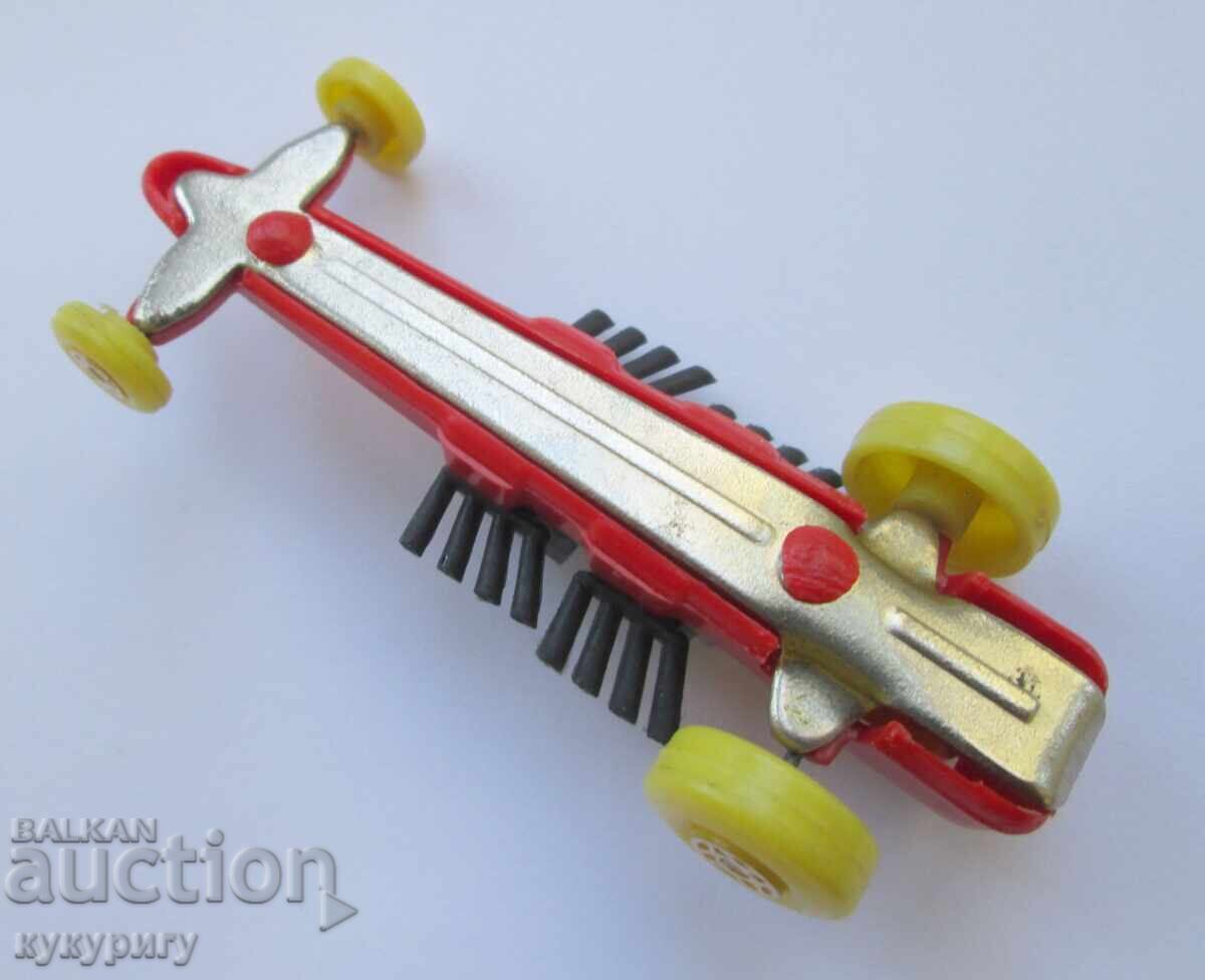 Licitație Veche jucărie socialistă pentru copii mașinuță de plastic dragster Licitație Veche jucărie socialistă pentru copii mașinuță de plastic dragster