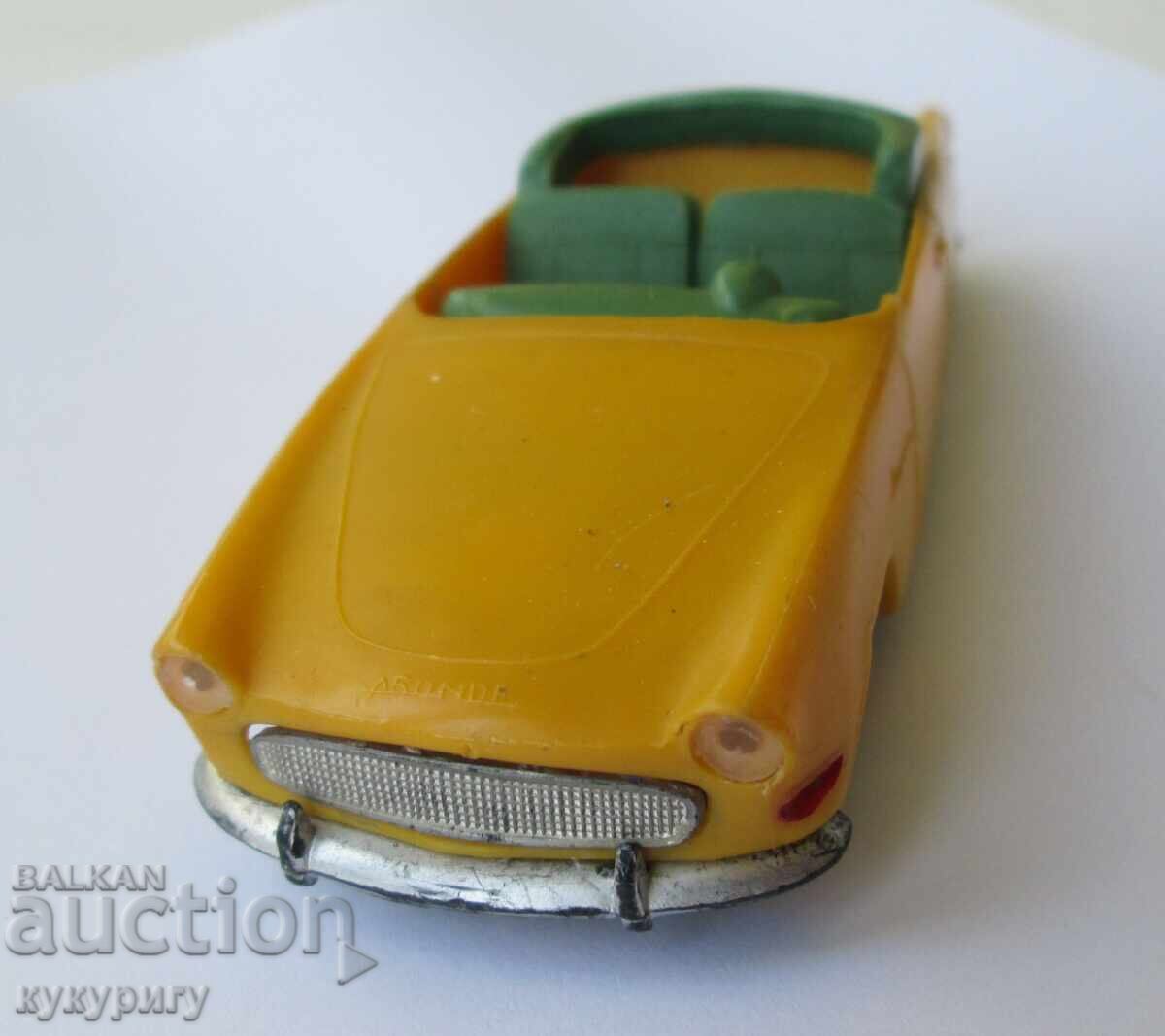Veche mașinuță rusească URSS din plastic galben Simca Oceane - 5