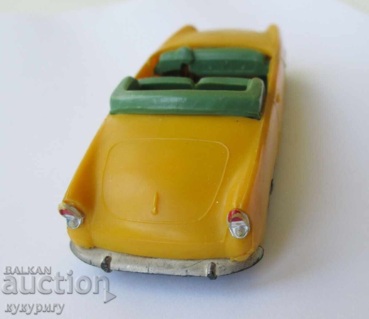 Veche mașinuță rusească URSS din plastic galben Simca Oceane - 6