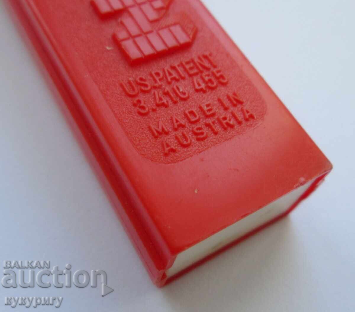 Recipient vechi pentru bomboane PEZ jucărie Pluto Austria cu preț € 20.00 | 39.12 BGN
