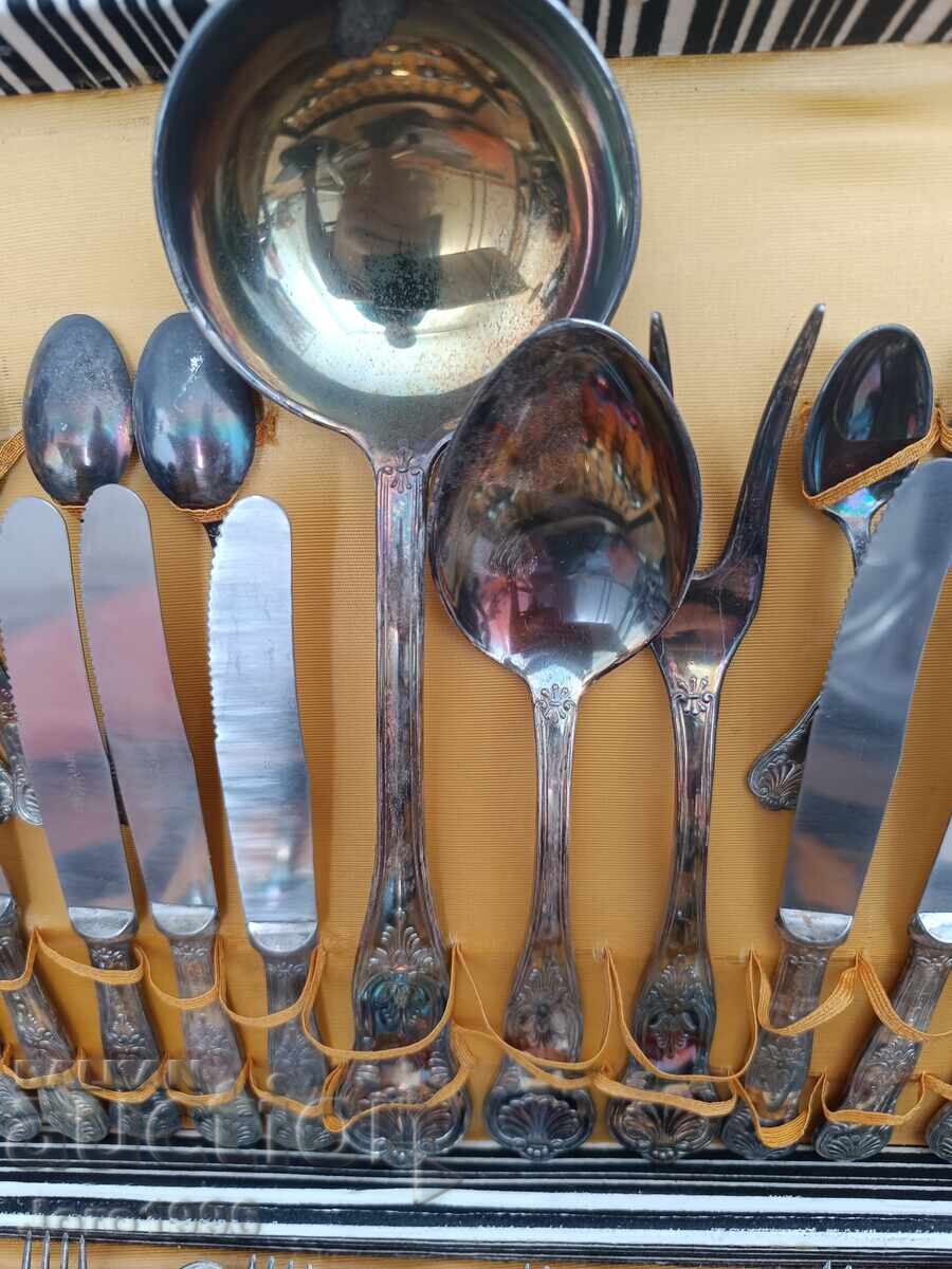 Retro vintage cutlery set in original case with price € 19.99 | 39.10 BGN