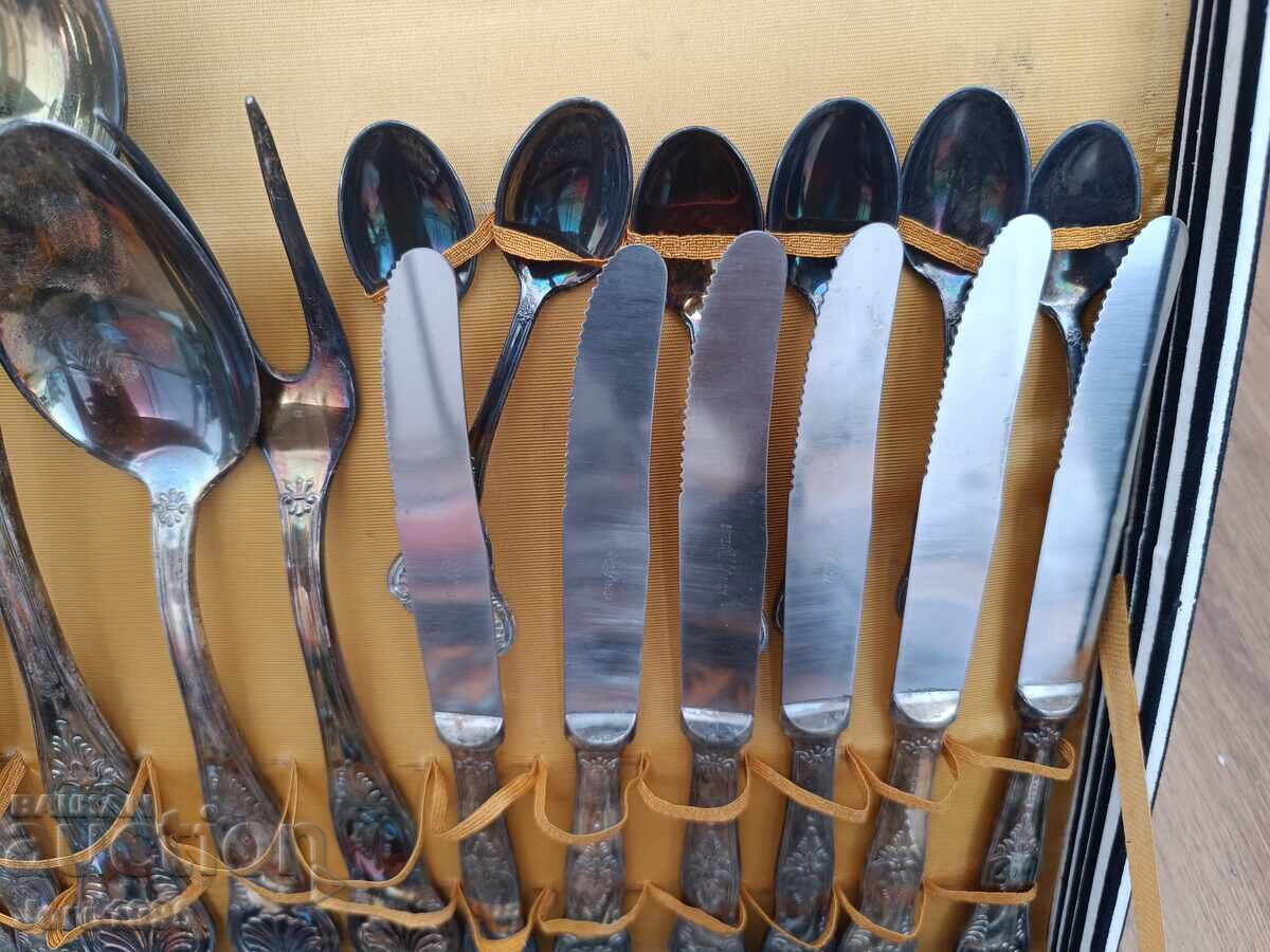 Auction  Retro vintage cutlery set in original case