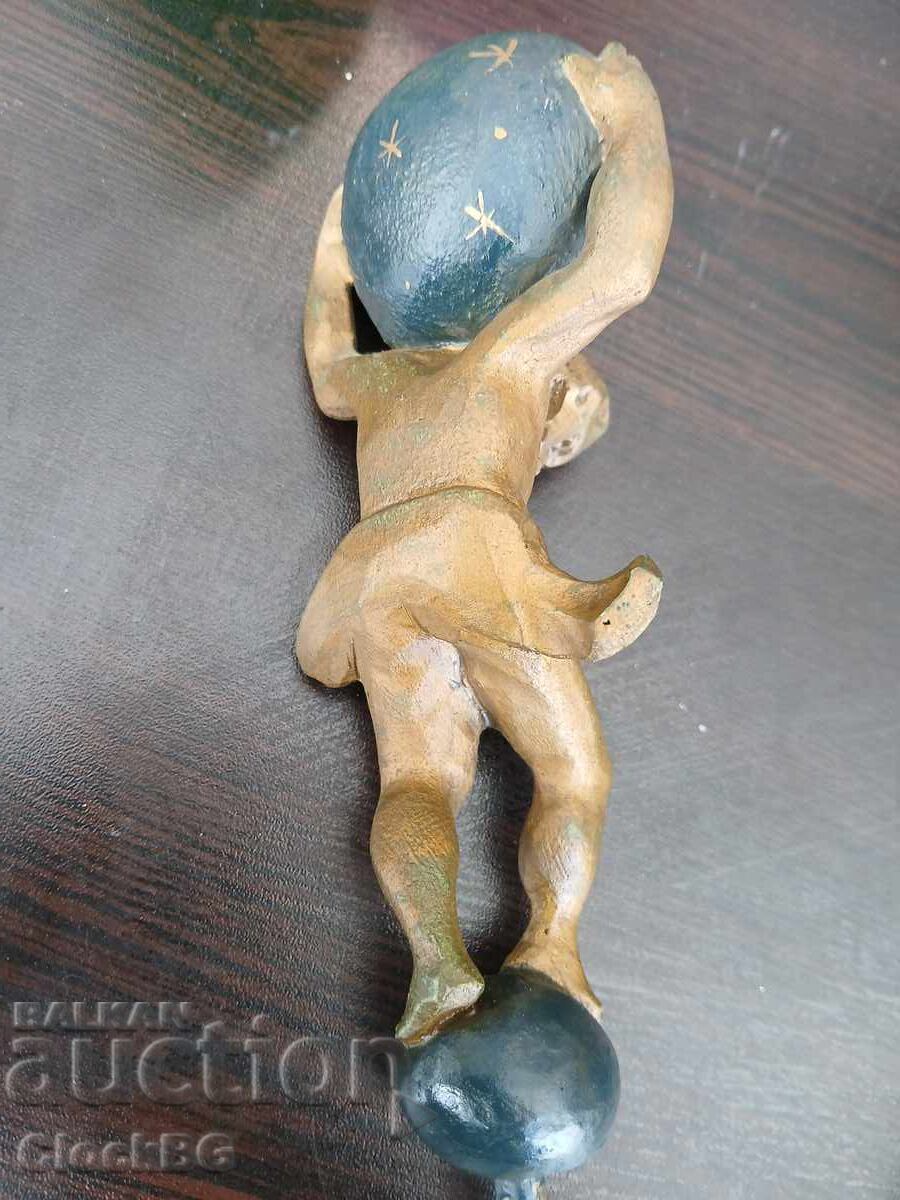 Figurină Atlas din lemn de la un ceas antic olandez frizon cu preț € 19.00 | 37.16 BGN Figurină Atlas din lemn de la un ceas antic olandez frizon cu preț € 19.00 | 37.16 BGN