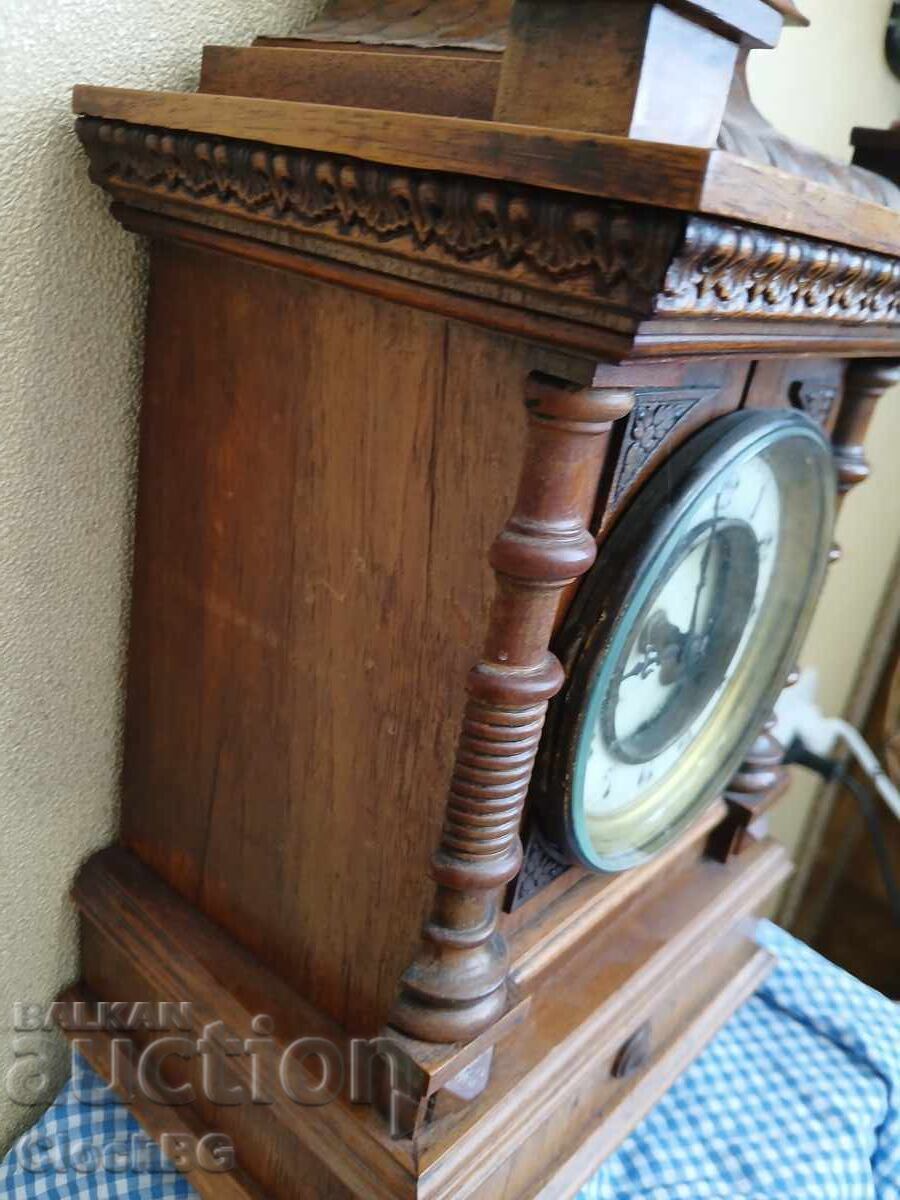 Ceas antic H.A.C. cu bătaie la 8 zile cu preț € 49.00 | 95.84 BGN