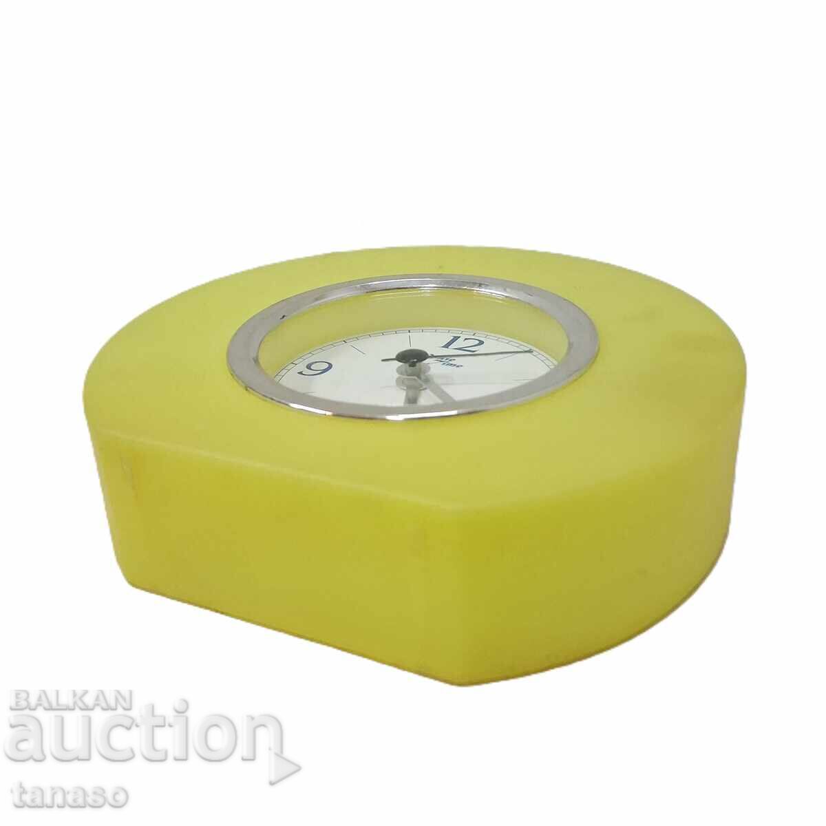 Ceas cu cuarț galben – de perete și de masă, 14×12×4 cm(5.2) - 6