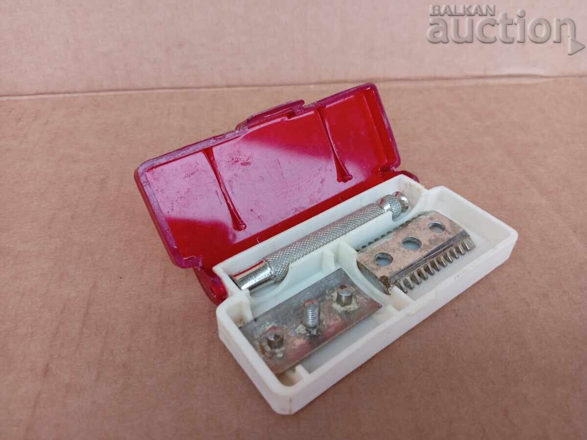 Auction TPK Bratski Trud Sandanski Razor 70s Auction TPK Bratski Trud Sandanski Razor 70s